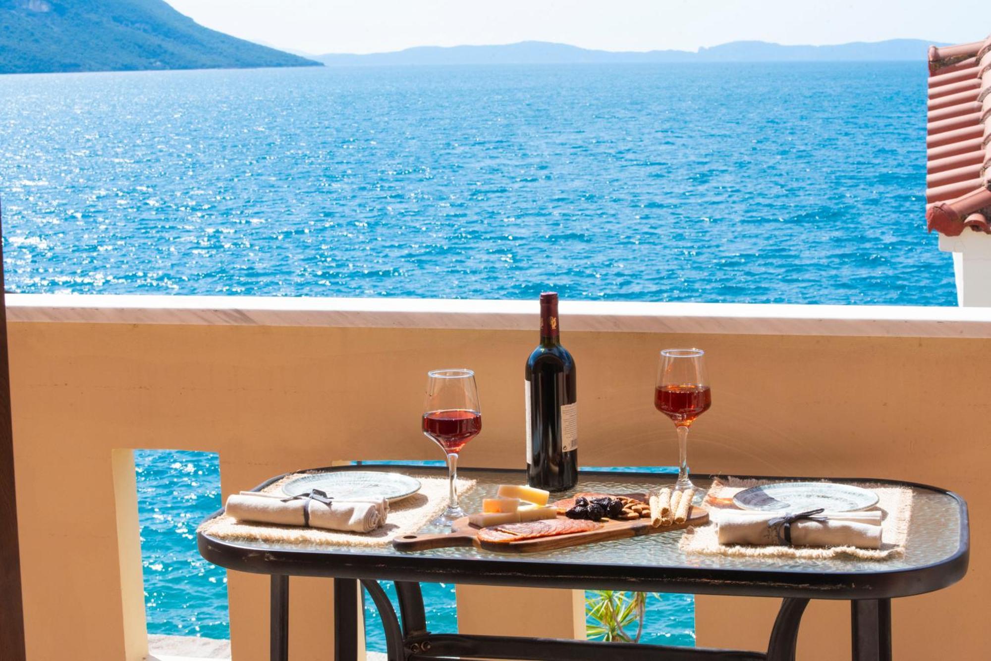 Ostrella Hotel - Luxury Rooms Митикас Экстерьер фото